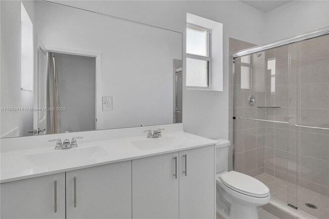 Building Photo - 2652 SE 28th St