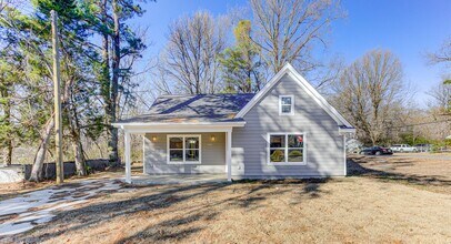 Building Photo - 2927 Beechmont St