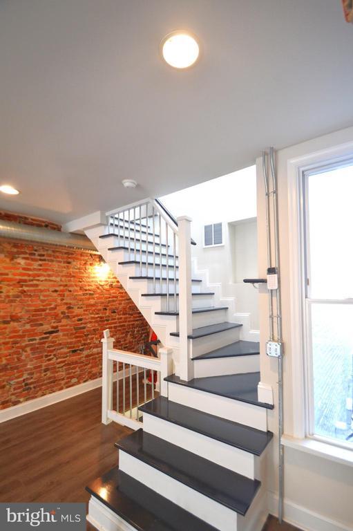 Building Photo - 1319 Glyndon Ave