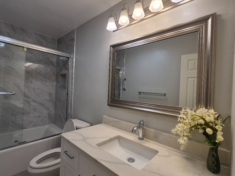 Foto principal - 8939 Mango Ave