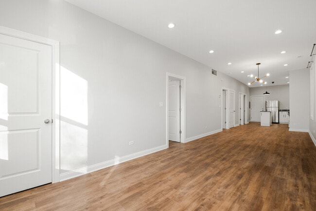 Building Photo - 2311 S Whipple St