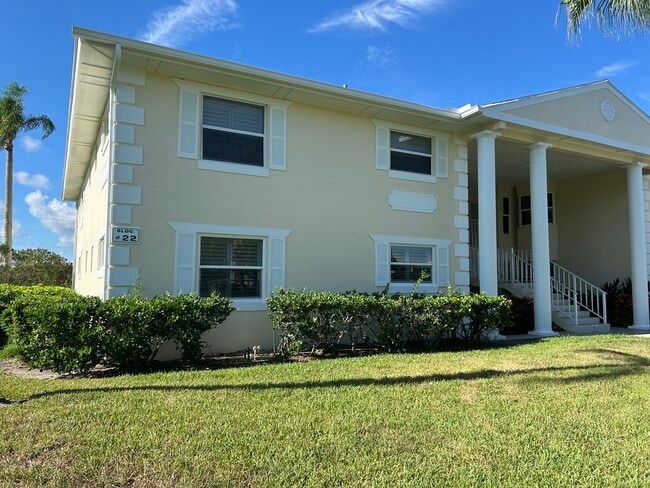 Foto del edificio - 451 Grove Isle Cir