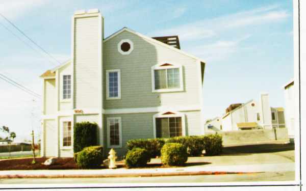 Building Photo - Village At Washington