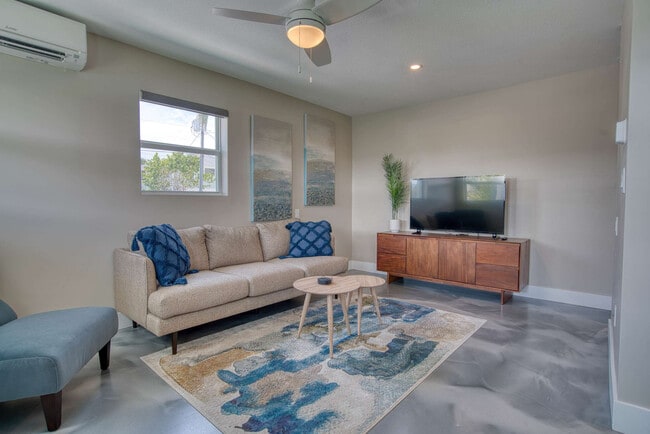 Building Photo - 126 Mango St