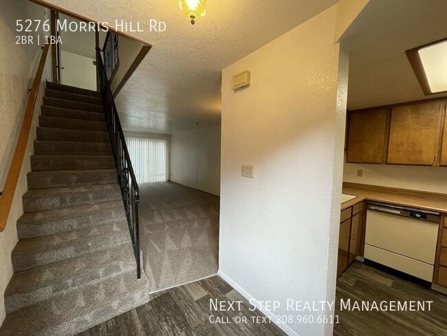Building Photo - 2 bed 1 Bath Townhouse