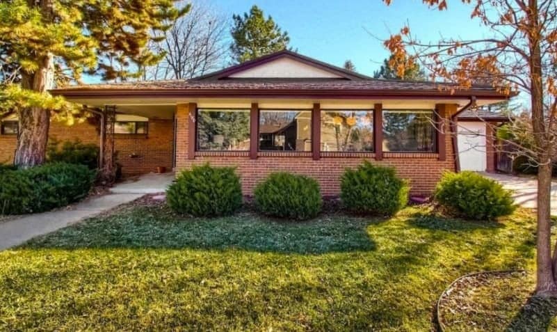 Primary Photo - 5020 W 71st Plz