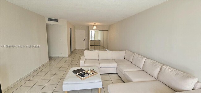 Building Photo - 18151 NE 31st Ct