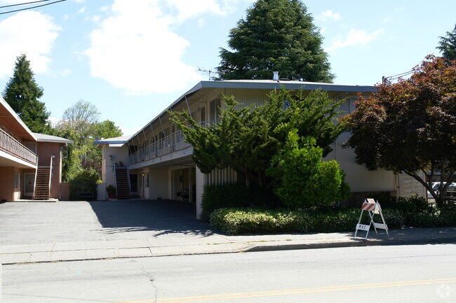 Foto del edificio - 540 University Dr
