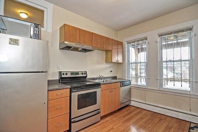 Building Photo - 1738 Commonwealth Ave