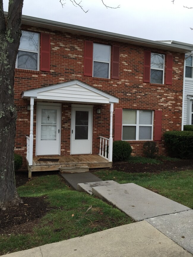 Building Photo - 224 Pheasant Run Dr