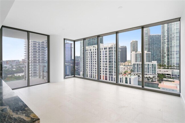 Foto del edificio - 700 NE 26th Terrace