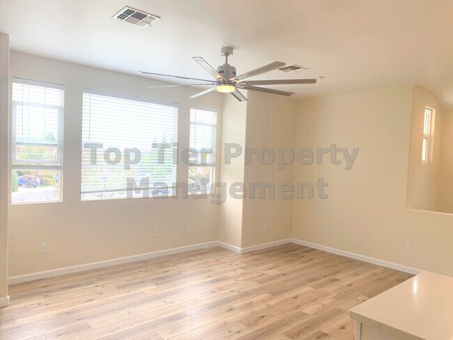 Foto del edificio - 5573 Coyote Ct