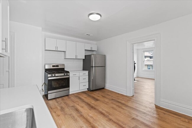 Building Photo - 603 Farragut St