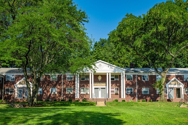 Foto del edificio - Hillside Village