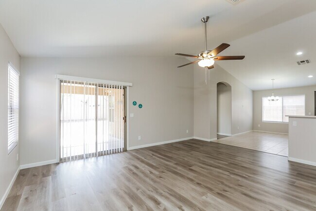 Building Photo - 12565 W Woodland Ave