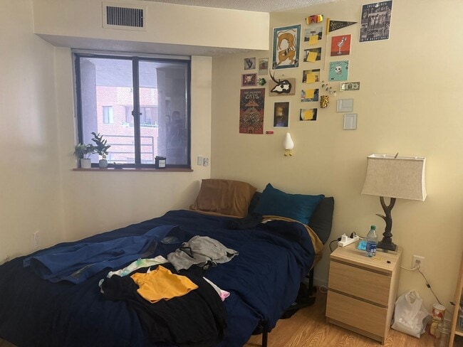 Building Photo - 2-Bed/2-Bath Allston-Brighton with Garage ...