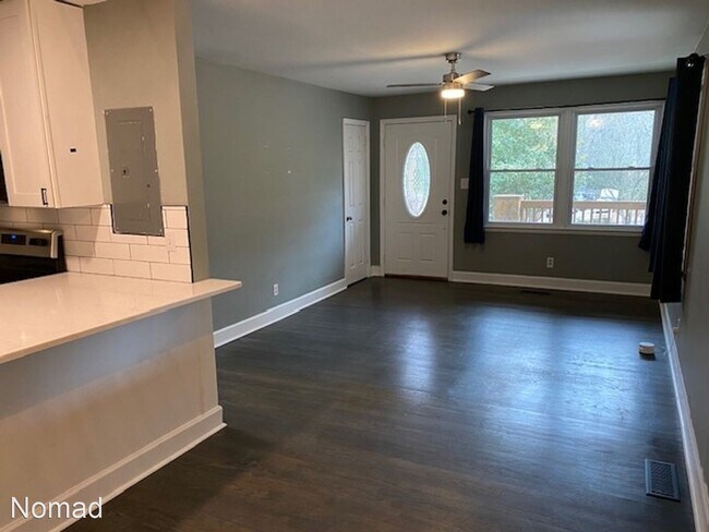 Building Photo - 3 br, 1 bath House - 2916 Beechwood Dr