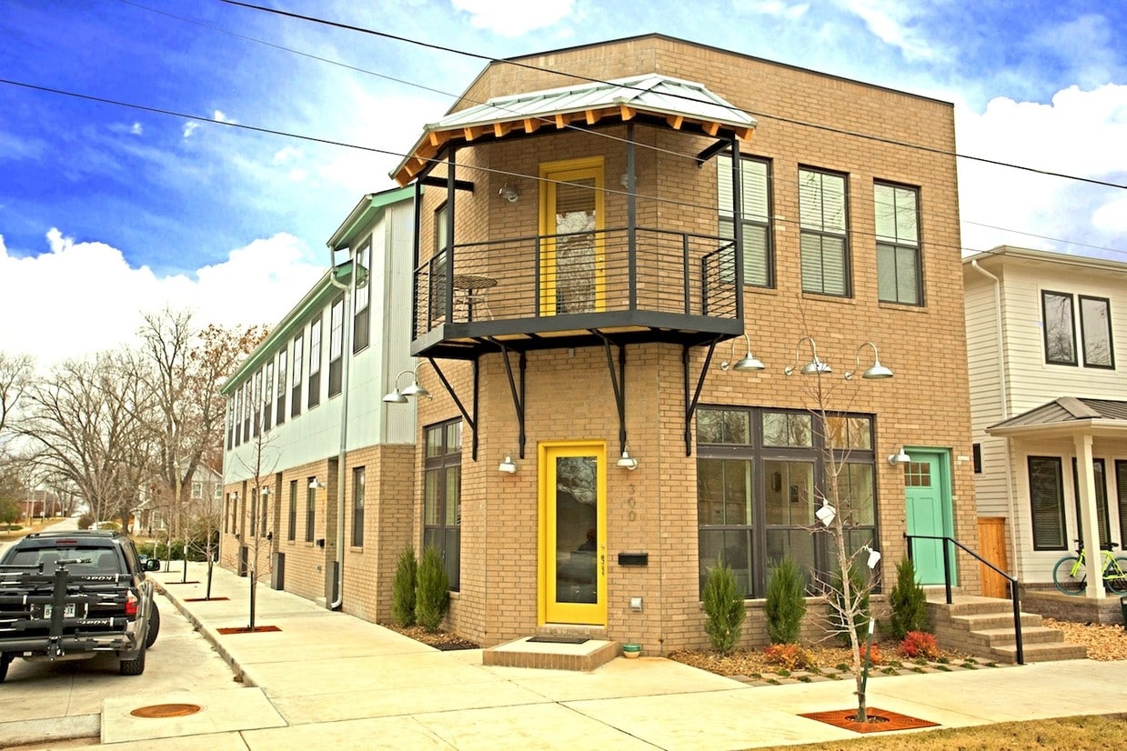 Primary Photo - 300 SW 5th St