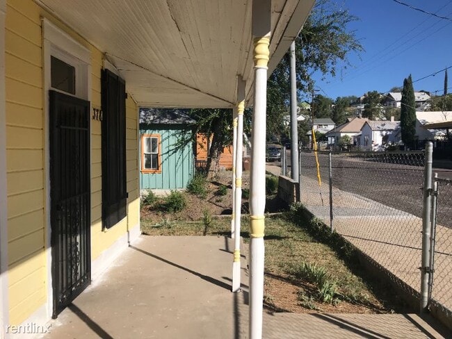 Building Photo - 1 br, 1 bath House - 378 S Devereaux St