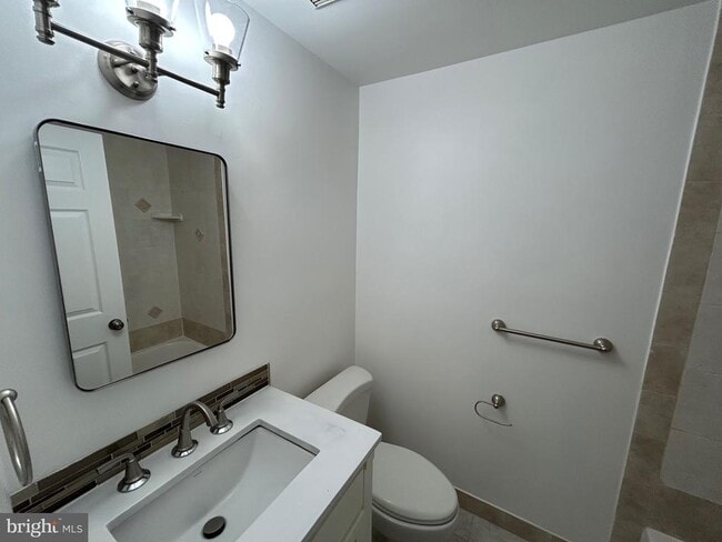 Building Photo - 12405 Hickory Tree Way