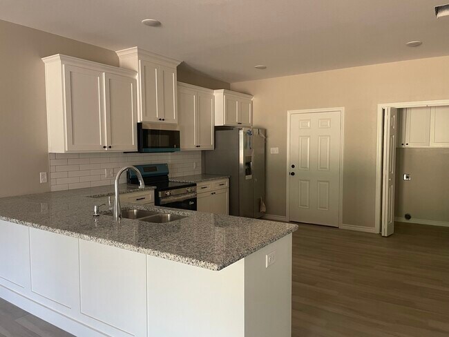 Foto del edificio - 14527 County Rd 1227