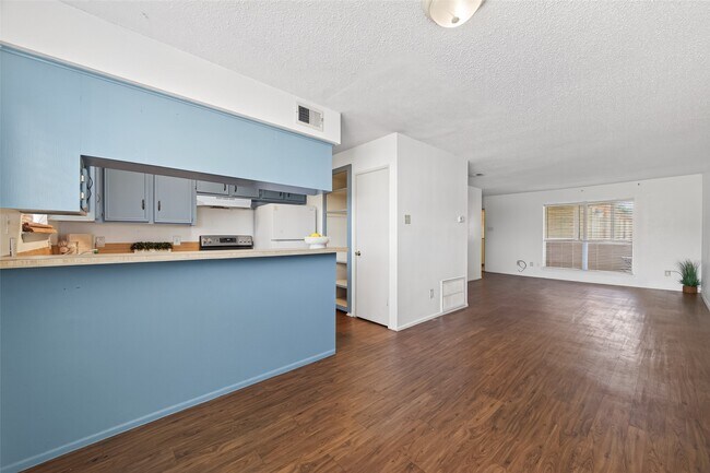 Foto del edificio - 7714 Renwick Dr