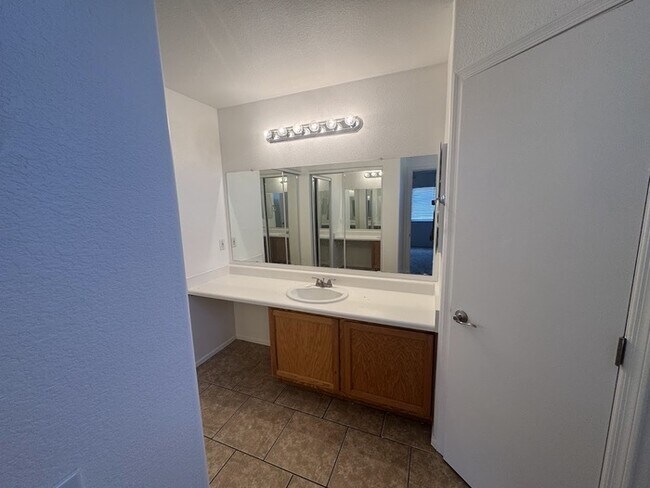 Building Photo - Desert Ridge House