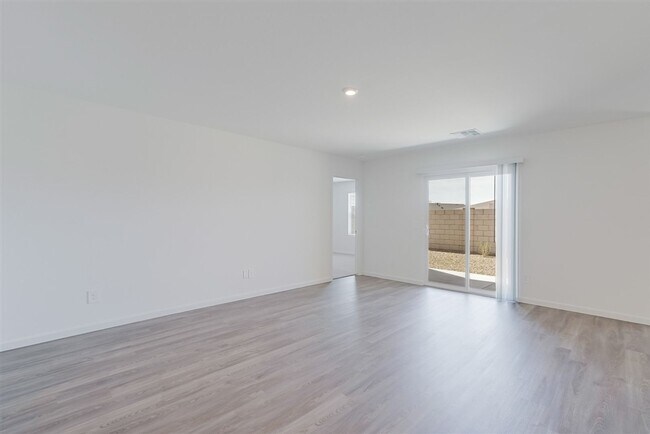 Foto del edificio - Brand New 4 Bedroom, 2 Bath Home! Never Been Lived In!