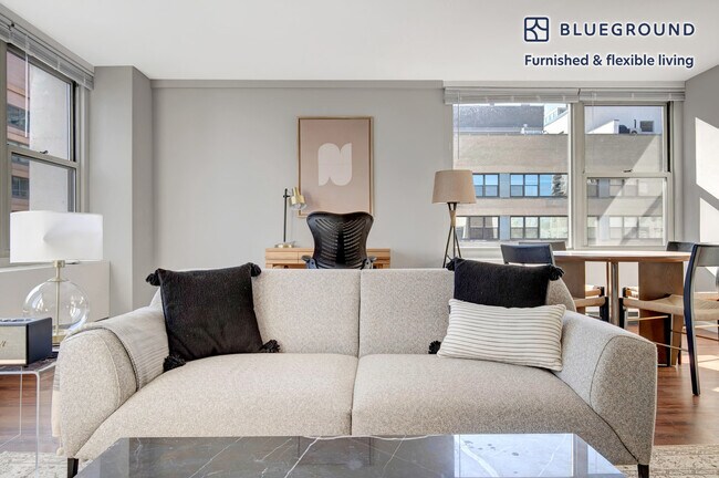 Foto del edificio - 860 N Dewitt Pl