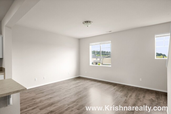 Foto del edificio - Lovely 3BR* 2.5 BA* Townhome in highly des...