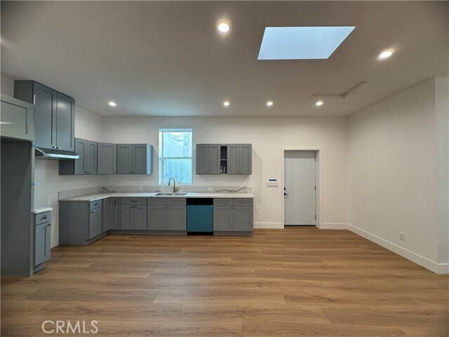 Foto del edificio - 8877 Mission Dr