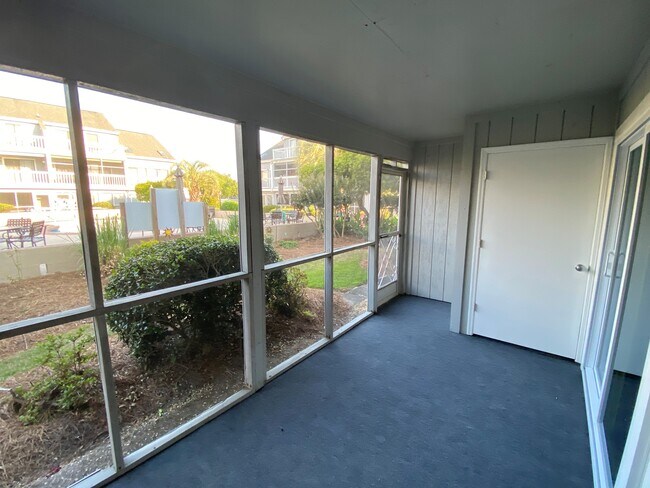 Building Photo - 3700 Golf Colony Ln