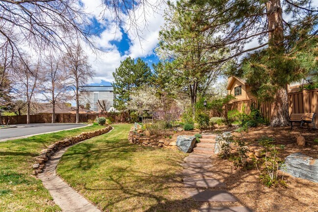 Foto del edificio - 4565 E Mexico Ave