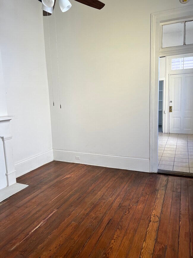 Dormitorio 2 - 2427 S Robertson St