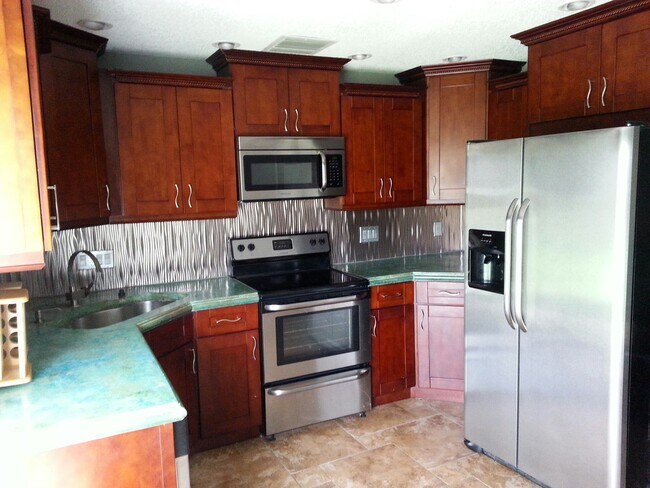 Building Photo - 3413 Martell St