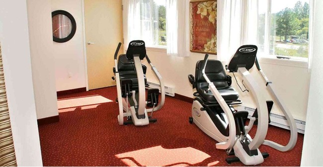 Interior Photo - Holiday Crescent Heights
