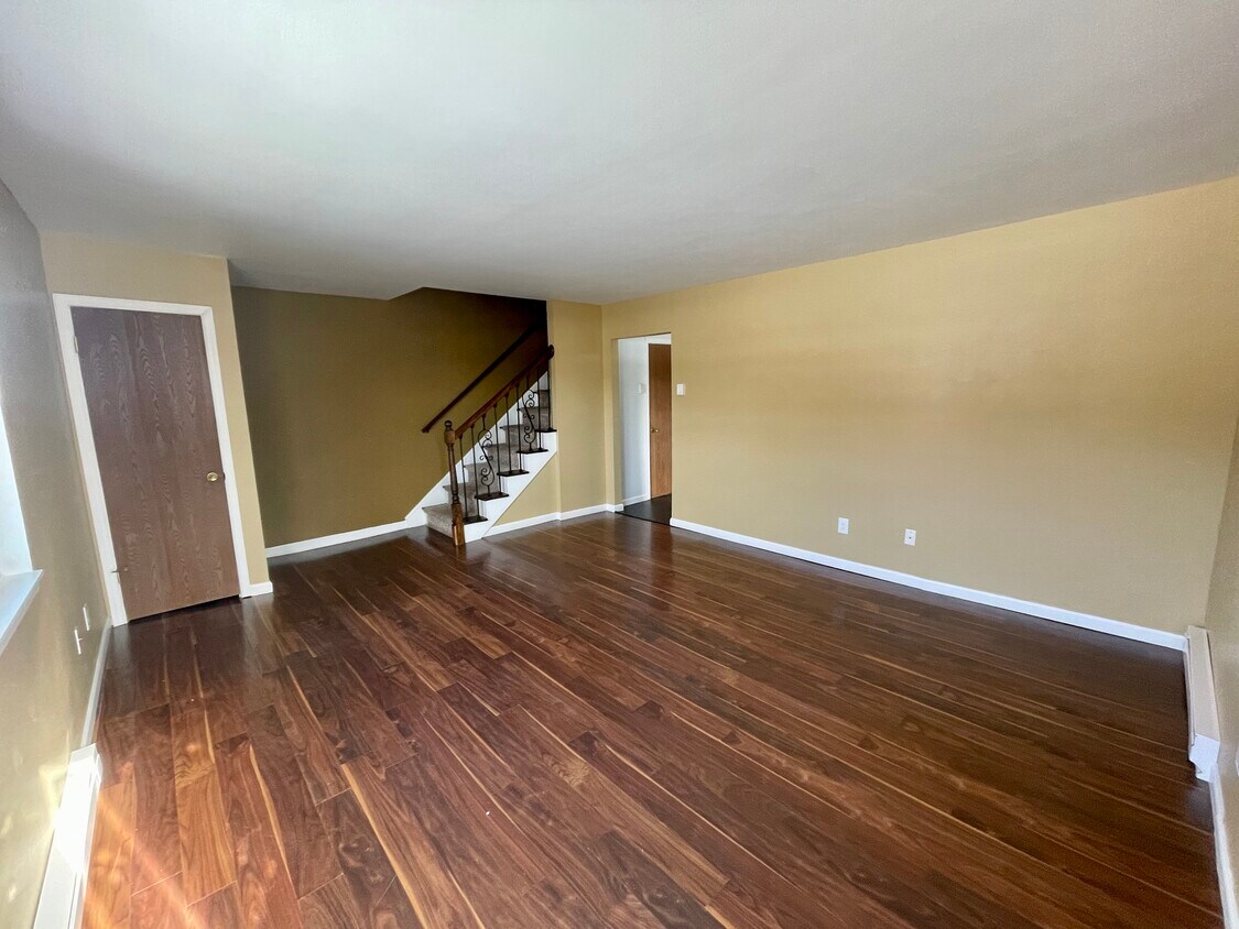 Primary Photo - 4B Suncrest Dr