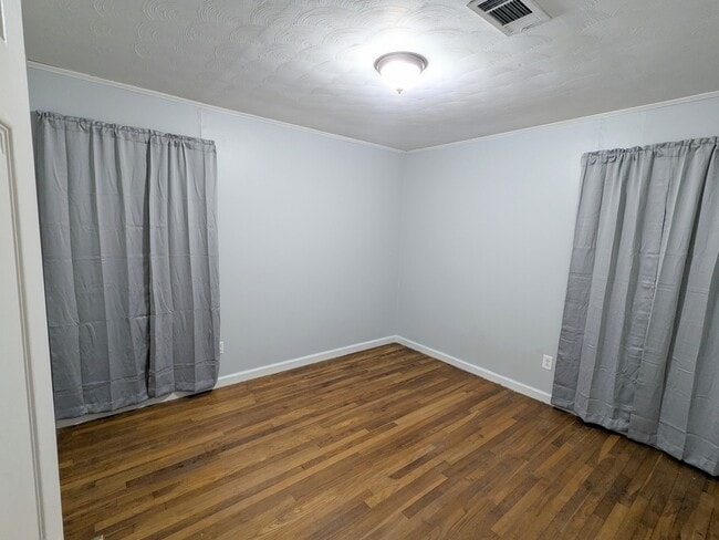 Building Photo - 783 W Cooper St