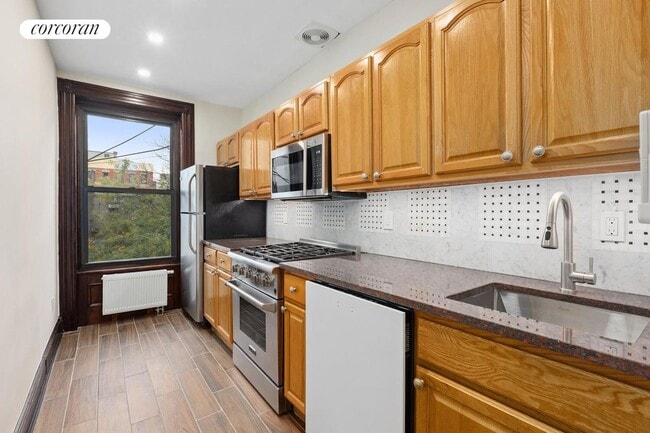 Building Photo - 446 E 118th St