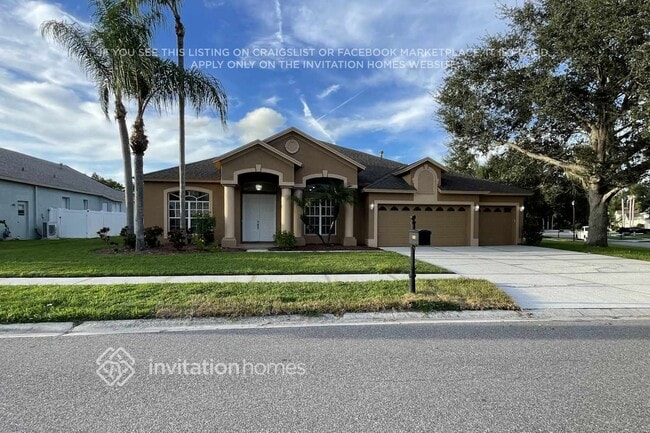 Building Photo - 10130 Queens Park Dr