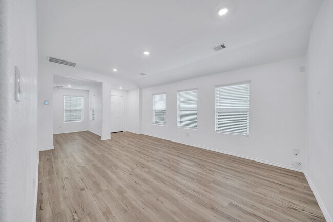 Foto del edificio - 17607 Longwood Trce Ln