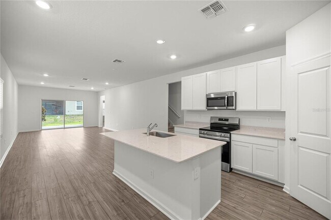 Building Photo - 4610 SW 83rd Lp