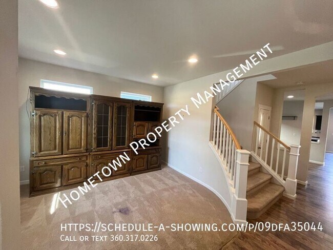 Foto del edificio - Beautiful 5 bedroom 2.5 bath home Availabl...