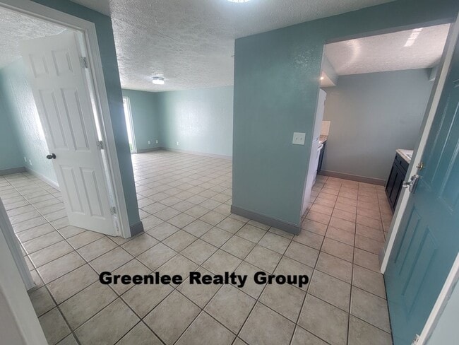 Photo - Updated 1 Bed/1 Bath Apt - Water/Sewer/Tra...