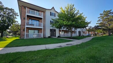 Building Photo - 301 S Gregory St