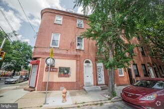 Building Photo - 527 Fairmount Ave