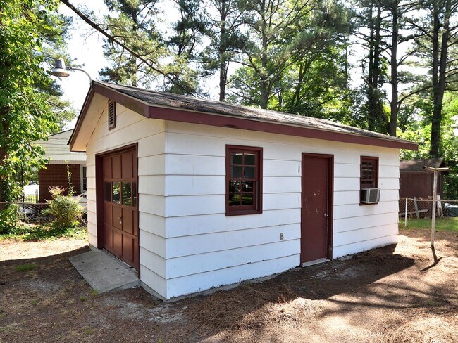 Building Photo - 1209 York St