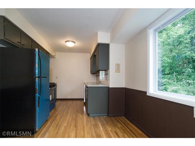 Foto del edificio - 11037 Quincy Blvd NE
