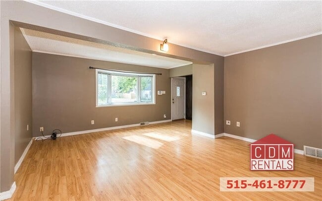 Foto del edificio - Cozy DSM Home near Merle Hay