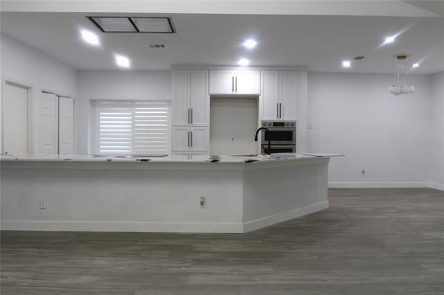 Building Photo - 2030 E Branch Hollow Dr